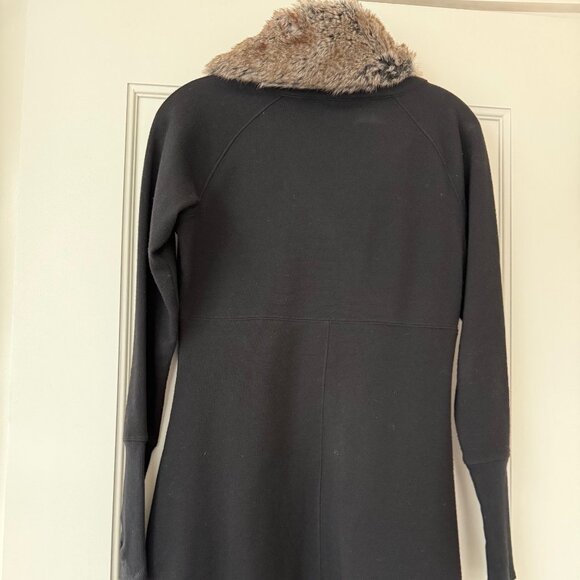 CLASSIC BLACK ATHLETA DRESS with REMOVABLE FAUX FUR TRIM, Size SP - Picture 3 of 5
